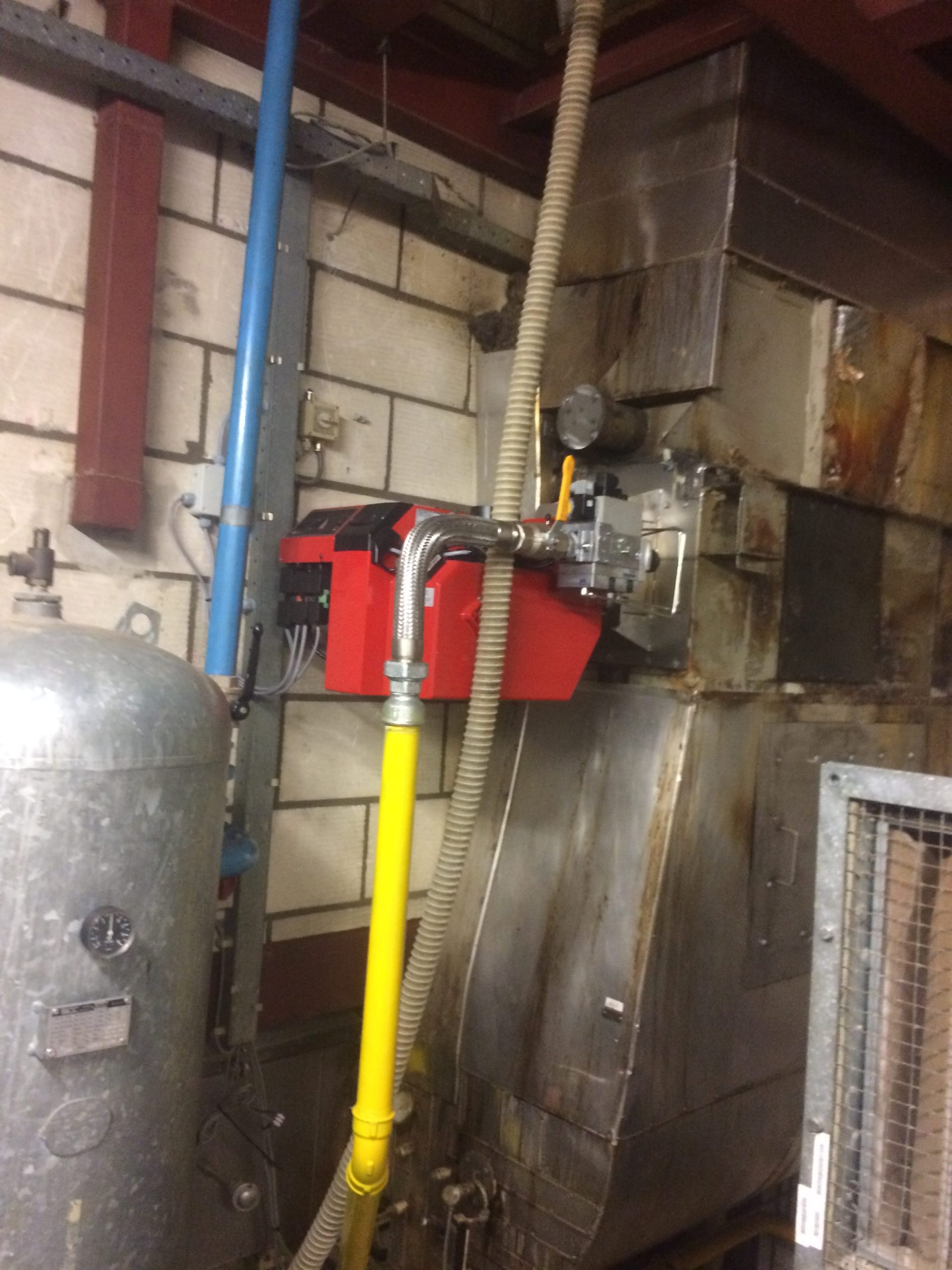 Bentongasbrenner installiert auf einer industriellen Trocknungsanlage
