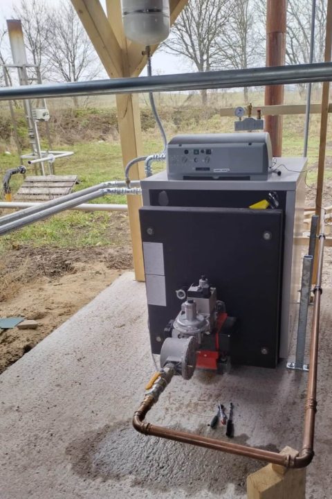 Biogaswaterketel op een vergistingsinstallatie