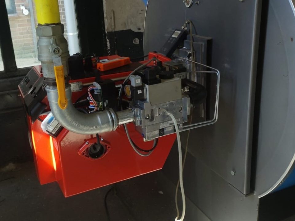 Low-NOx gasbrander op stoomketel